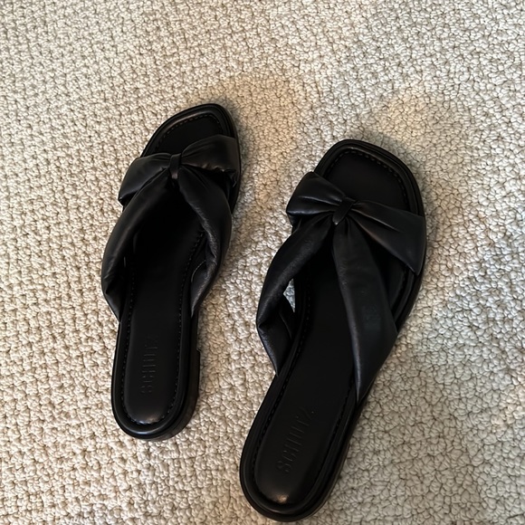 Never worn Schutz black sandals - Picture 2 of 3